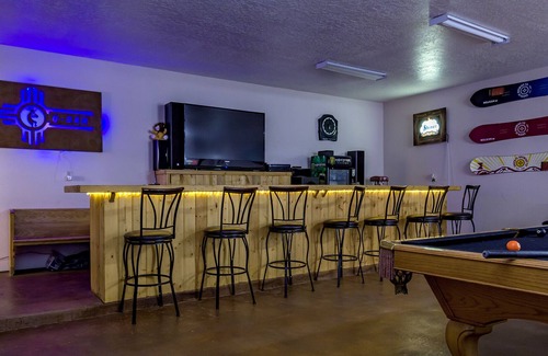 La Puebla House | Spacious home, Large backyard, amazing views, fire-pit, WiFi