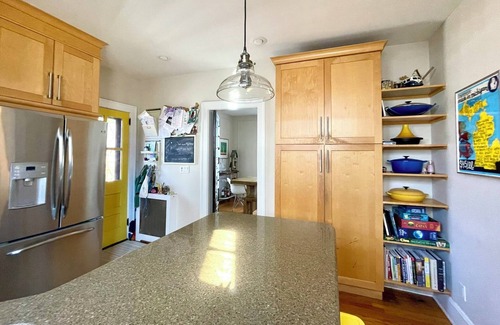 Highland Park House | Spacious home near Rutgers University with bonus loft