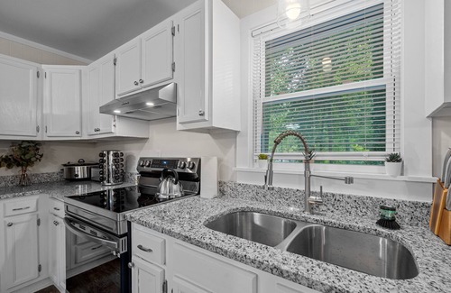 Northwest Raleigh House | Spacious home- near Airport, Crabtree Mall & Food