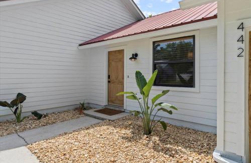 Girvin House | Spacious Home Near Beach, Large Yard, Game Room and Dog Friendly