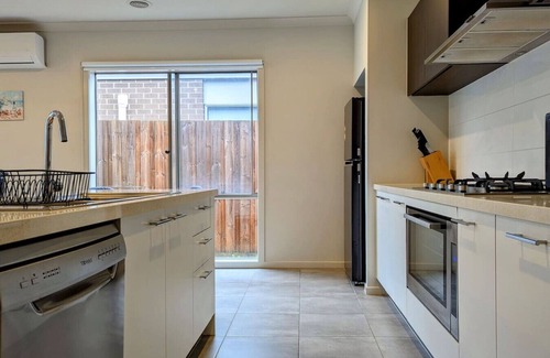 Curlewis House | Spacious home near Bellarine Peninsula Trail