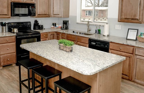 Sandy House | Spacious Home near Canyons, Expo Center, and RSL stadium