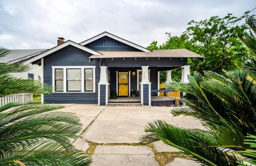 Beacon Hill House | Spacious Home Near Downtown San Antonio