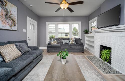 Beacon Hill House | Spacious Home Near Downtown San Antonio