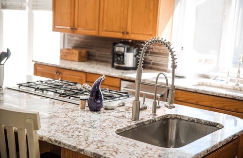 Duquesne House | Spacious Home near MSSU College, Sleeps 21, Games, Cornhole, Large Kitchen