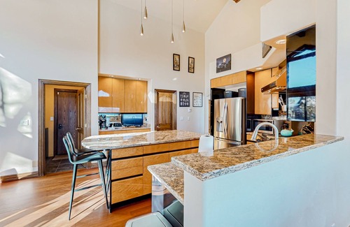 Eagle House | Spacious home near outdoor rec with hot tub, pool table, & chef's kitchen