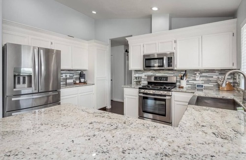 Lemoore House | Spacious Home near Surf Ranch w/Pool!