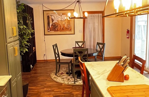 Columbus House | Spacious home near the Airport and downtown. Family and Pet-Friendly!