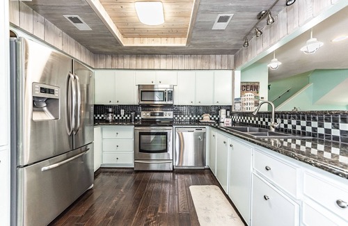 Jamaica Beach House | Spacious home on main canal.