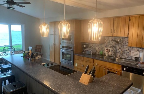 Kingsville House | Spacious Home Overlooking Lake Erie on Pelee Island
