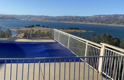 Napa House | Spacious Home Overlooking Lake Berryessa