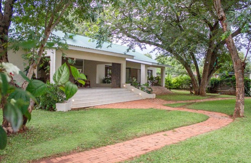 Victoria Falls House | Spacious Home, Pool, Games Room In the ❤ Victoria Falls