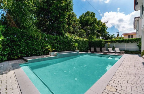 Little Havana House | Spacious Home, Pool, Billiards, BBQ, Near Coral Gables, Brickell, Little Havana