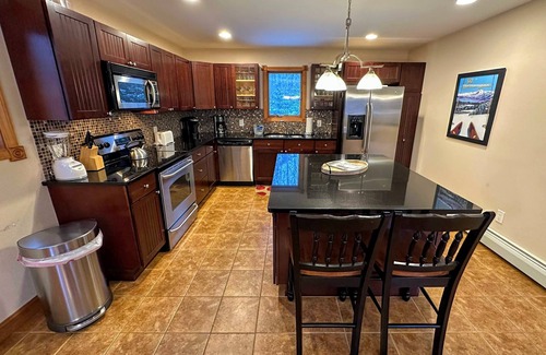Bretton Woods House | Spacious home, ski views, pool table, foosball, privacy, steps to Mt Wash Hotel and dog friendly!