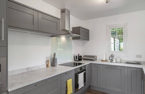 St. Just in Roseland House | Spacious Home & Tranquil Gardens nr St Mawes