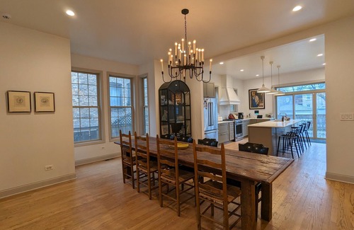 Rogers Park House | Spacious home w Chef’s Kitchen, Natural Light, Open Floor Plan, Ideal for Groups