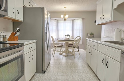 Hinesville House | Spacious Home w/Coffee Bar & GameRoom near Ft. Stewart & Savannah
