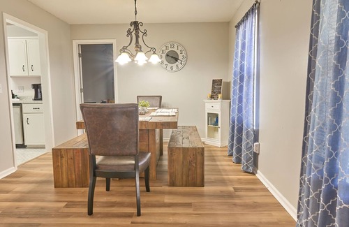 Hinesville House | Spacious Home w/Coffee Bar & GameRoom near Ft. Stewart & Savannah