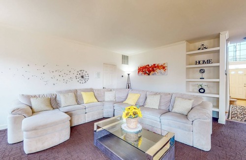 Sykesville House | Spacious home w/ enclosed yard & playground