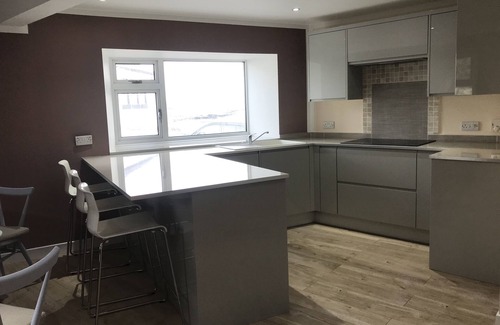 Port Charlotte House | 💙 spacious home with beautiful views in the heart of the village 1 min to beach