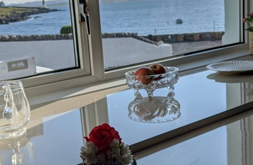 Port Charlotte House | 💙 spacious home with beautiful views in the heart of the village 1 min to beach