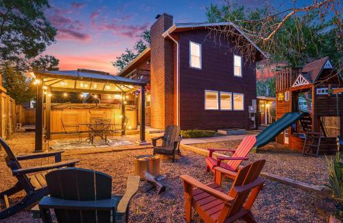 Northwest Arvada House | Spacious Home W Hot Tub & Theater Room