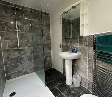 Worthing House | Spacious Home w/Parking & Garden