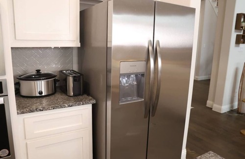 Rockwall House | Spacious Home w Putting Green -for Extended Stays