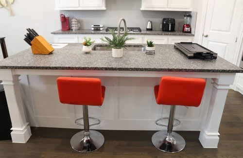 Rockwall House | Spacious Home w Putting Green -for Extended Stays