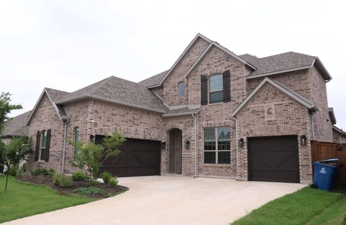 Rockwall House | Spacious Home w Putting Green -for Extended Stays
