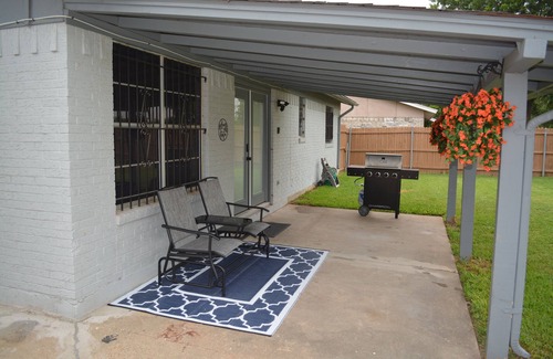 Forest Hill House | Spacious Home w/Yard · 15 Min to Fort Worth Fun