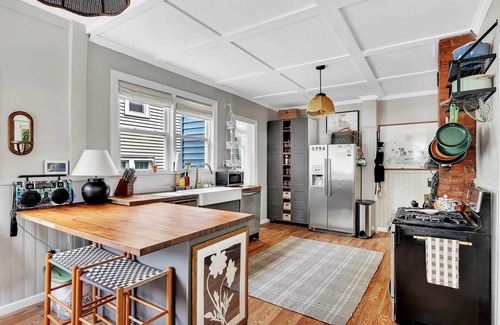 Troy House | Spacious Home w/Yard & Patio, 2 Mi to Dtwn Troy