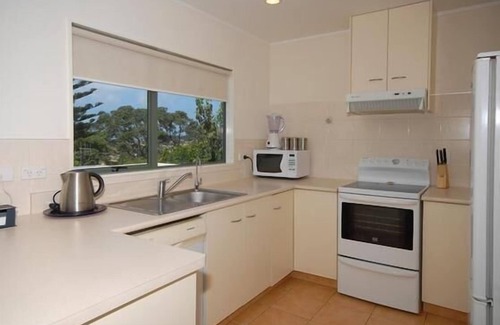 Ruakaka House | Spacious home with adjoining cottages