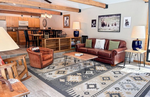 Jackson Hole House | Spacious home with deck, washer/dryer, mountain views & high-speed WiFi