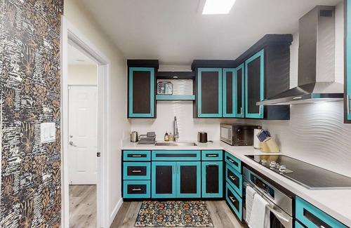 McAllen House | Spacious home with full kitchen, gas bbq grill, WiFi, central AC, private WD