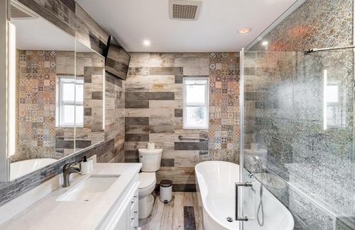 Northridge House | Spacious Home with Garden & Pool