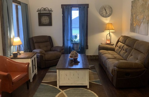 Hannibal House | Spacious home with hot tub — 8 minutes downtown Hannibal!