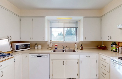 Artondale House | Spacious home with remote workspace, close to downtown Gig Harbor
