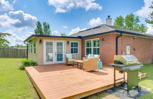 North Northwest Pensacola House | Spacious Home with Sunroom, 15 Mi to Pensacola!