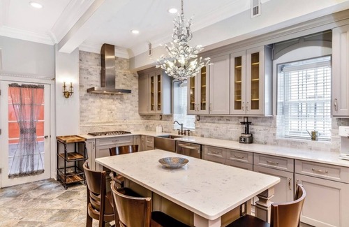 Old City House | Spacious Home with Antique Decor