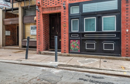 Old City House | Spacious Home with Antique Decor