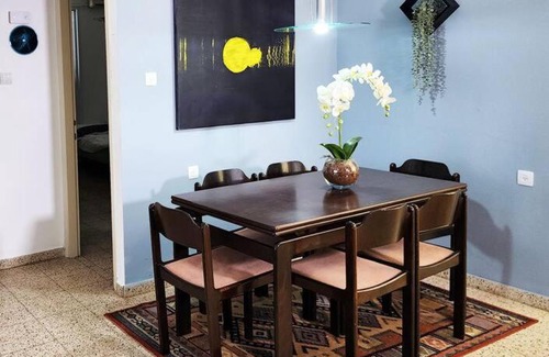Tel Aviv Apartment | Spacious & Homely Retreat at the Diamond District