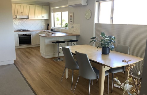 South Pambula House | Spacious house 5 minutes drive to the beach