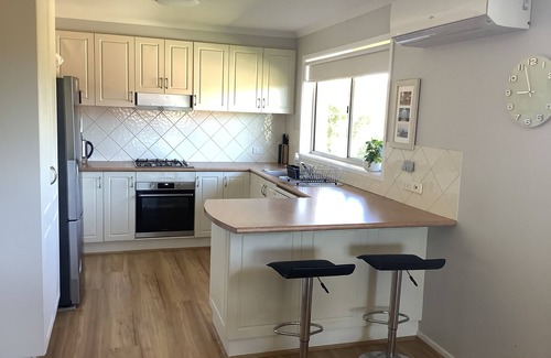 South Pambula House | Spacious house 5 minutes drive to the beach