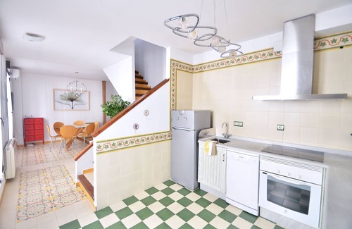 Beiro House | Spacious house for 6 persons, Granada Centre,private garage