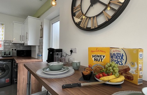 Derby House | Spacious House For Business and Leisure Travelers