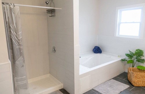 East Orange House | Spacious House, Free Parking+15 min EWR, 3BR 3Bath