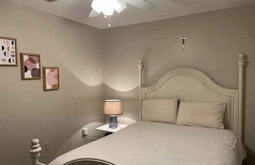 Hattiesburg House | Spacious house in a quiet family oriented neighborhood