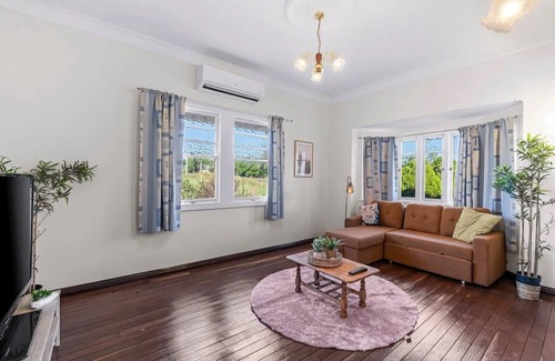 Drayton House | Spacious house in Drayton. Netflix, acreage Pets