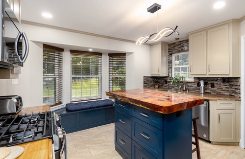 Grand Prairie House | Spacious house near AT&T stadium